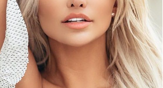 Lindsey Pelas: How She Conquered Social Media With Confidence and Curves