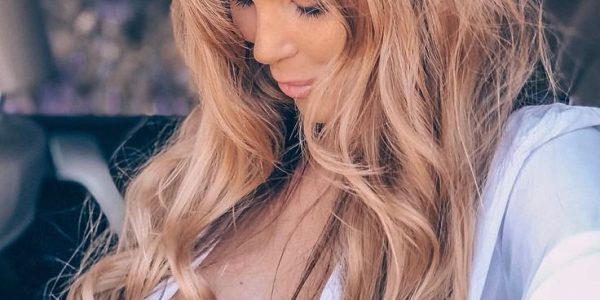 The Voice That Redefined Music and Beauty The Voice That Redefined Music and Beauty