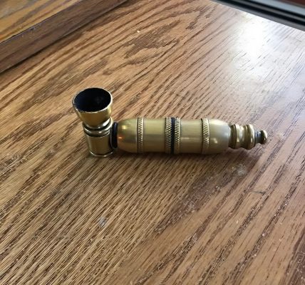A Mysterious Brass Pipe Found in Grandfather’s Drawer Unveils a Forgotten Era A Mysterious Brass Pipe Found in Grandfather’s Drawer Unveils a Forgotten Era