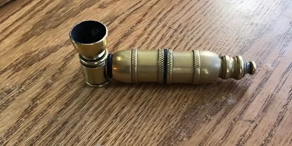 A Mysterious Brass Pipe Found in Grandfather’s Drawer Unveils a Forgotten Era