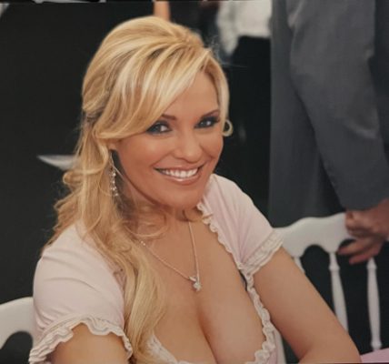 The Ageless Reality TV Star Still Turning Heads at 51