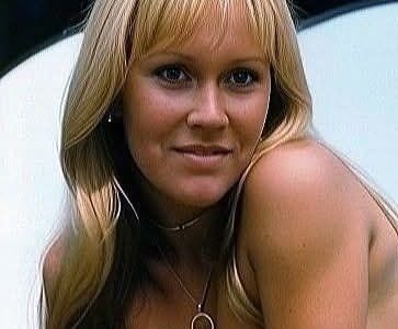 One of the greatest voices in pop history, a talented songwriter, and a natural beauty with an irresistible charm—do you know who she is? One of the greatest voices in pop history, a talented songwriter, and a natural beauty with an irresistible charm—do you know who she is?