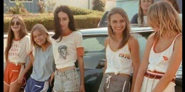 11 Ways BFF Relationships Have Changed From The ’90s Versus Today 11 Ways BFF Relationships Have Changed From The ’90s Versus Today