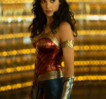 Gal Gadot’s Spectacular Role in Wonder Woman: A Cinematic Masterpiece That Redefined Superhero Films
