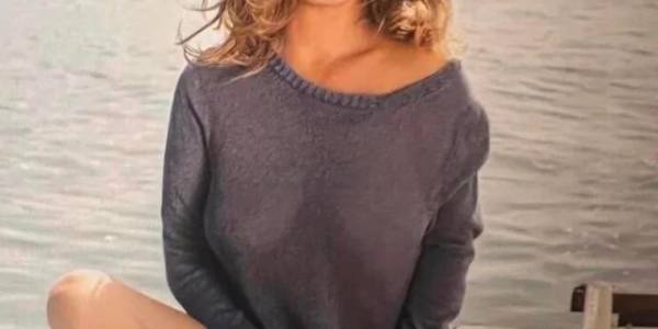 Fans React to Shania Twain, 59, Wearing a ‘Diaper’ During Her Recent Performance Fans React to Shania Twain, 59, Wearing a ‘Diaper’ During Her Recent Performance