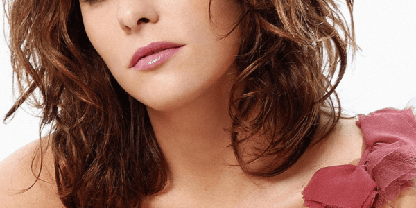 Parker Posey: How Hollywood’s Indie Queen Captivates with Quirky Charm